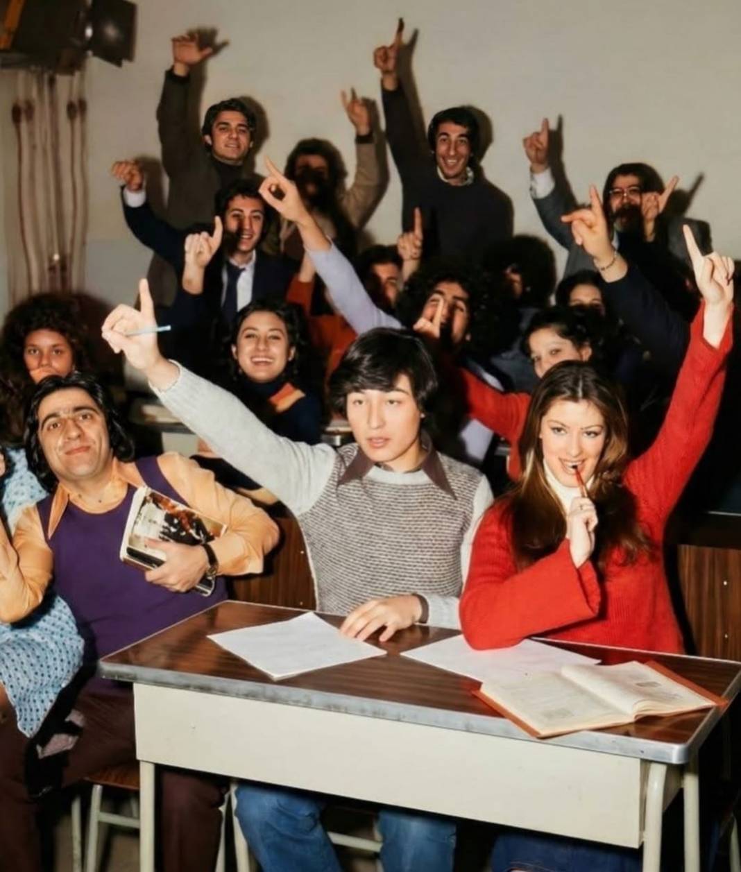 Yeşilçam'ın ünlülerini hiç böyle görmediz: İşte, 70'li, 80'li yılların albümü... 1